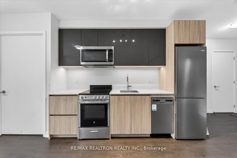 Photo 32 at 323 - 3100 Keele Street, CFB, Toronto