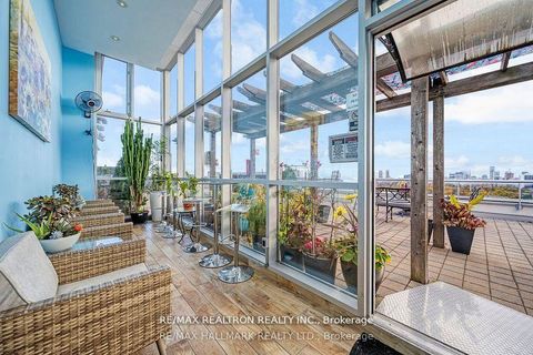 Photo 2 at 709 - 225 Wellesley Street E, South St. James Town, Toronto