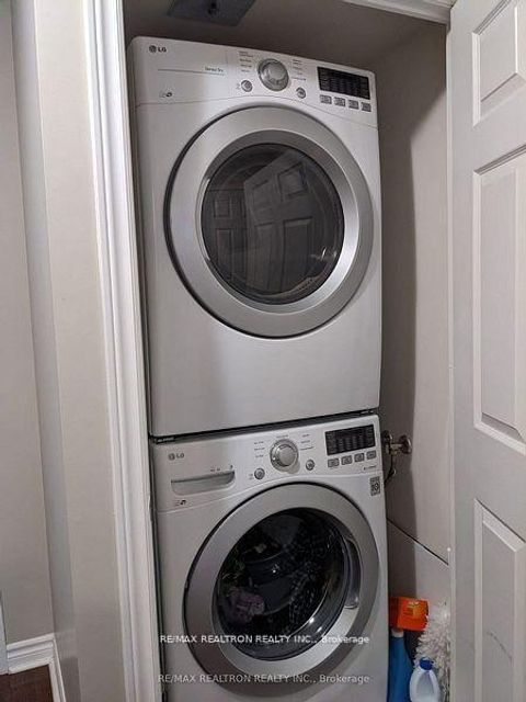 Photo 9 at 709 - 225 Wellesley Street E, South St. James Town, Toronto