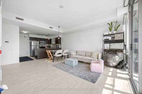 Photo 5 at 4404 - 38 Grenville Street, Bay Street Corridor, Toronto