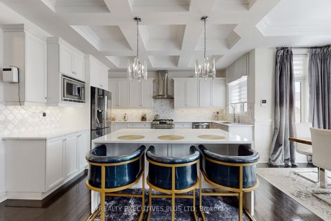 Photo 2 at 10 Sim Hill Crescent, King City, King