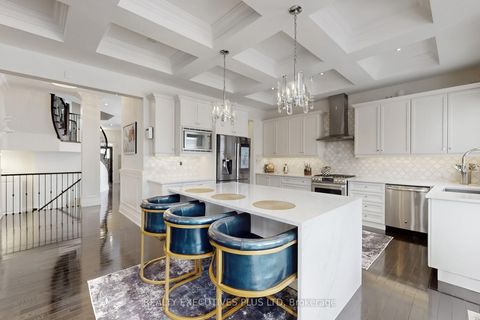 Photo 4 at 10 Sim Hill Crescent, King City, King