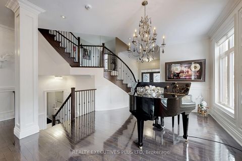 Photo 11 at 10 Sim Hill Crescent, King City, King