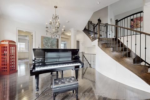 Photo 12 at 10 Sim Hill Crescent, King City, King