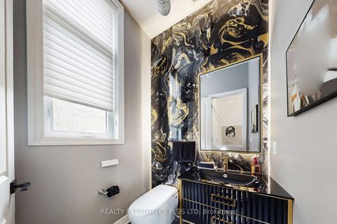 Photo 14 at 10 Sim Hill Crescent, King City, King