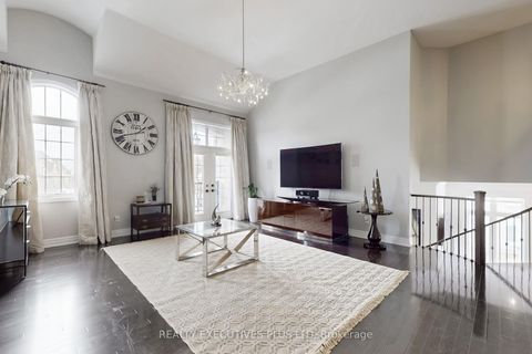 Photo 17 at 10 Sim Hill Crescent, King City, King