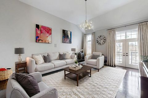 Photo 18 at 10 Sim Hill Crescent, King City, King