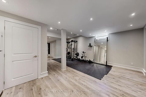 Photo 32 at 10 Sim Hill Crescent, King City, King