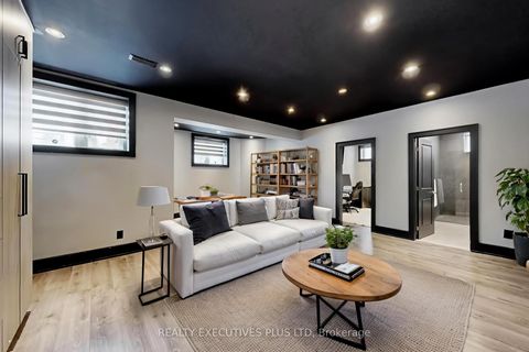 Photo 36 at 10 Sim Hill Crescent, King City, King