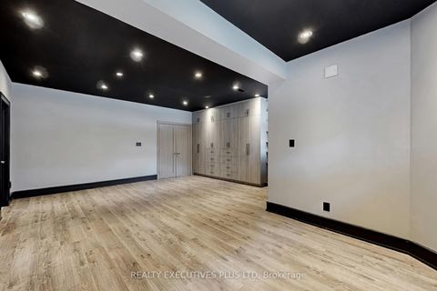 Photo 37 at 10 Sim Hill Crescent, King City, King