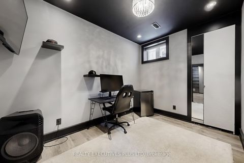 Photo 38 at 10 Sim Hill Crescent, King City, King