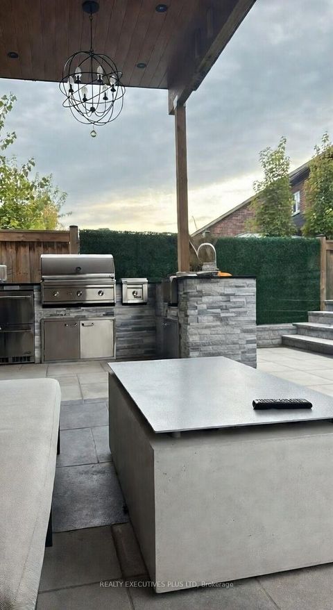 Photo 39 at 10 Sim Hill Crescent, King City, King