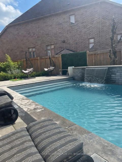 Photo 40 at 10 Sim Hill Crescent, King City, King