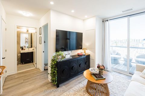 Photo 6 at 614 - 3100 Keele Street, CFB, Toronto