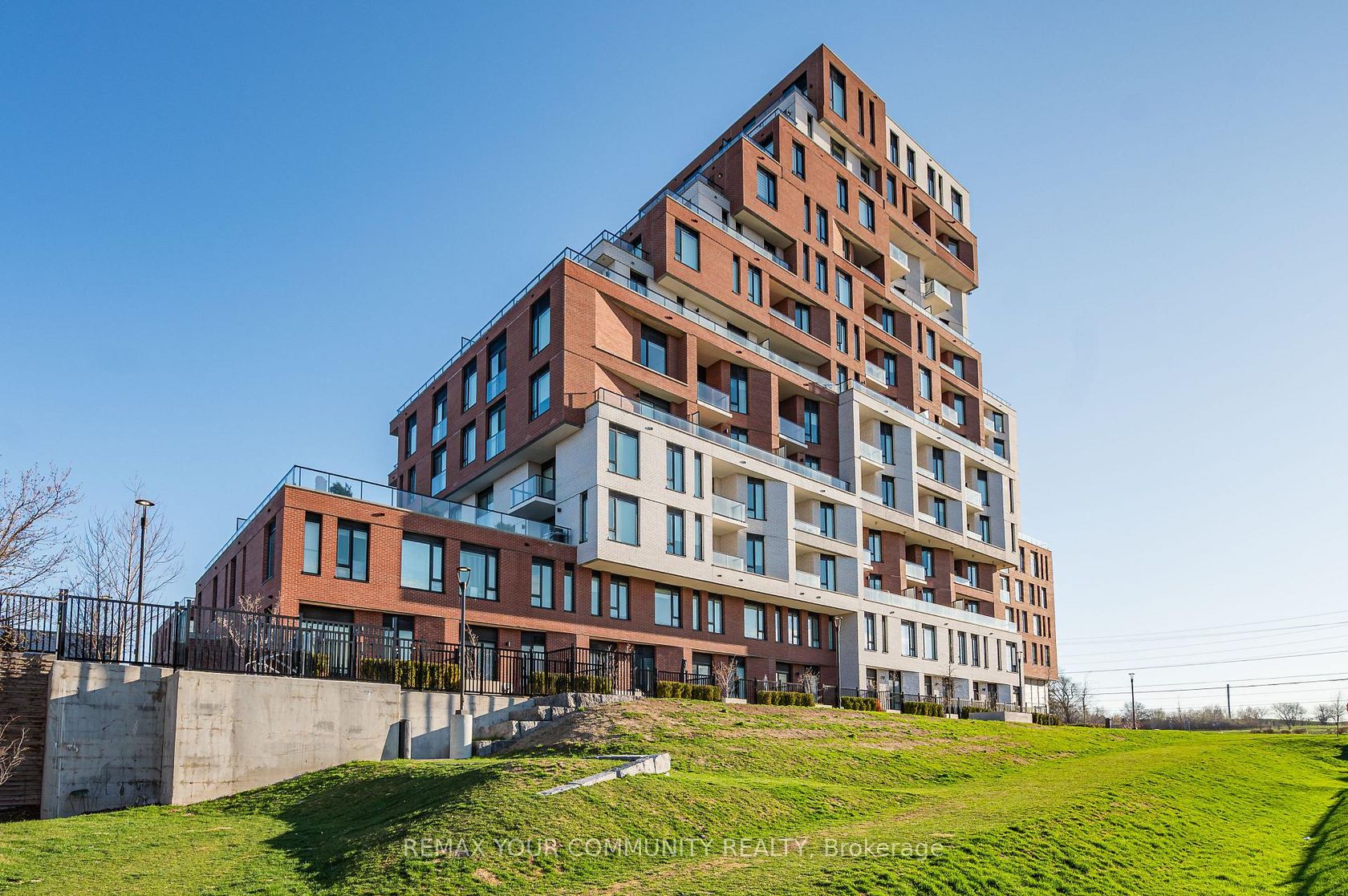 614 - 3100 Keele Street, CFB, Toronto photo number 2