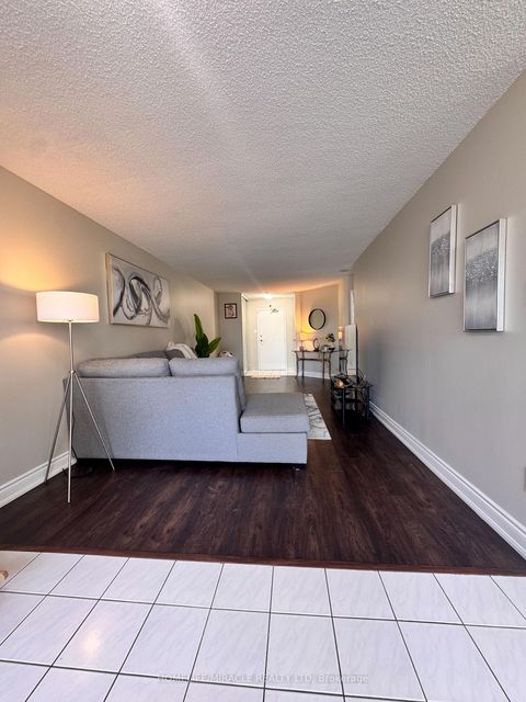 Photo 3 at 214 - 1 Rowntree Road, Jamestown, Toronto