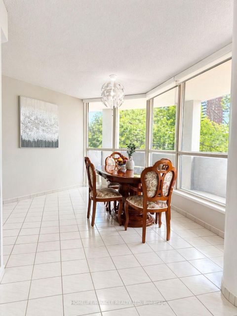 Photo 9 at 214 - 1 Rowntree Road, Jamestown, Toronto