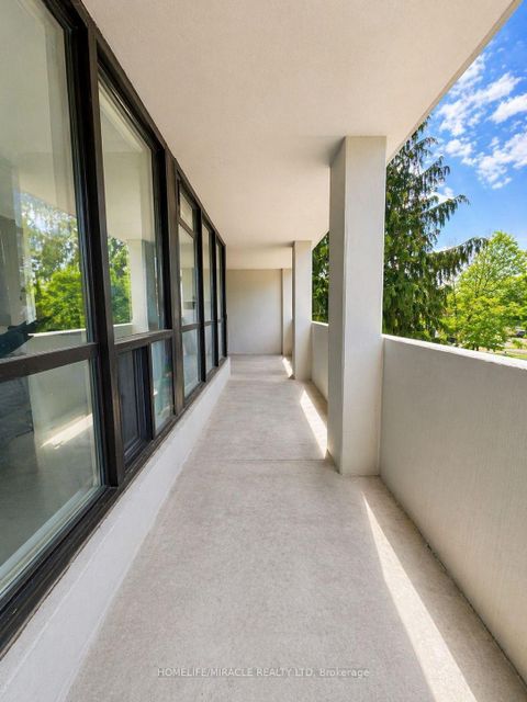 Photo 11 at 214 - 1 Rowntree Road, Jamestown, Toronto
