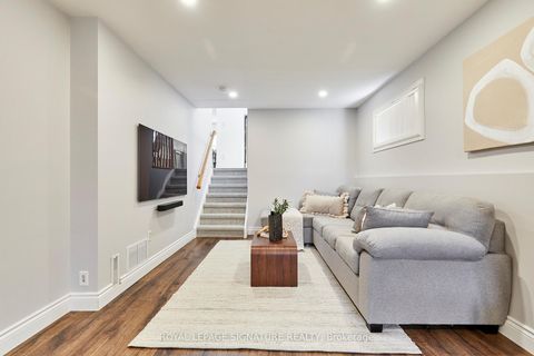 Photo 14 at 18 Boychyn Drive, Pringle Creek, Whitby