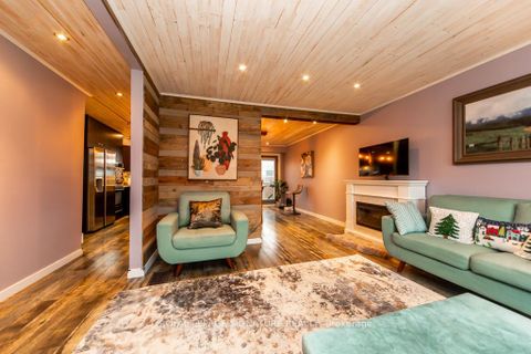 Photo 3 at 1499 Fenelon Crescent, Lakeview, Oshawa