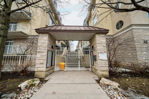 Photo 3 at 335 - 32 Stadium Road, Niagara, Toronto