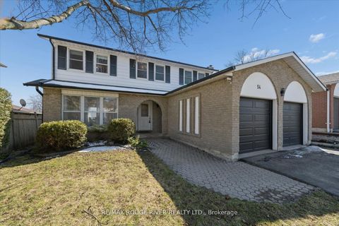 Photo 3 at 54 Rosalynne Avenue, Bowmanville, Clarington