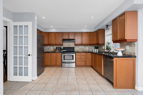 Photo 10 at 77 Sovereign's Gate, Shore, Barrie