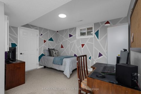 Photo 39 at 77 Sovereign's Gate, Shore, Barrie