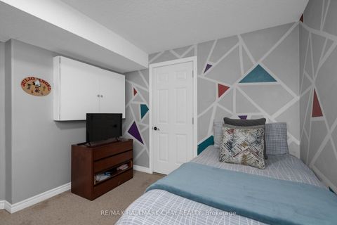 Photo 40 at 77 Sovereign's Gate, Shore, Barrie