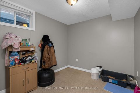 Photo 41 at 77 Sovereign's Gate, Shore, Barrie