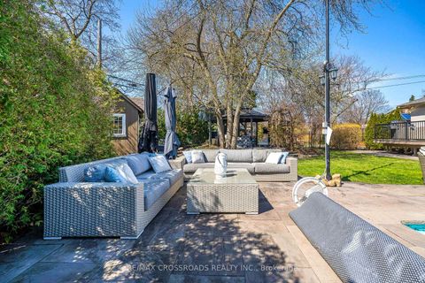 Photo 37 at 3 Wythenshawe Wood, Guildwood, Toronto