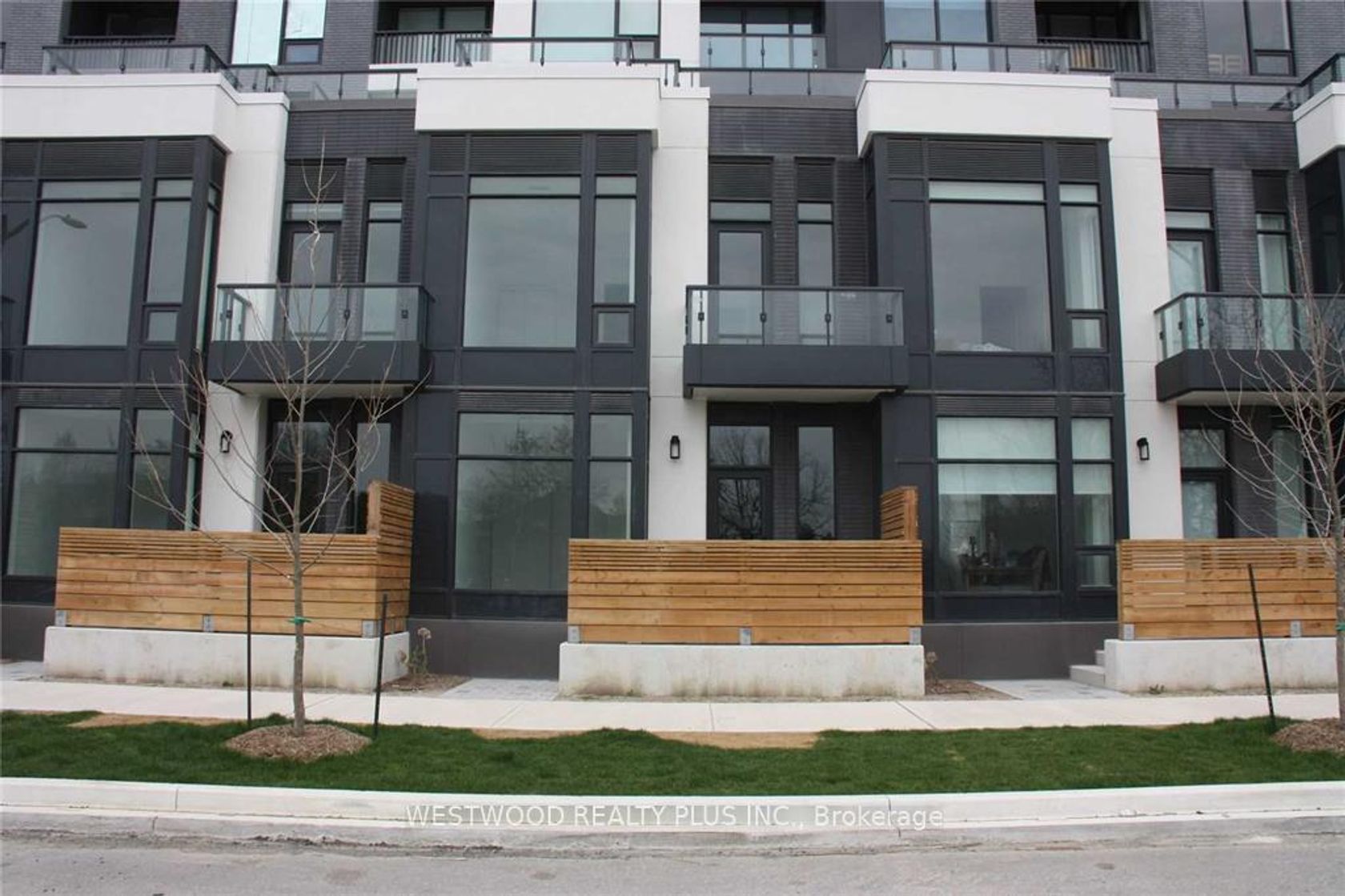 TH116W - 3 Rosewater Street, South Richvale, Richmond Hill photo number 2