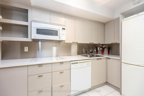 Photo 4 at 951 - 111 Elizabeth Street, Bay Street Corridor, Toronto