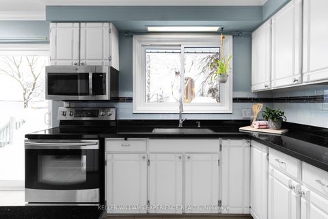 Photo 8 at 27 Ottaway Avenue, Wellington, Barrie