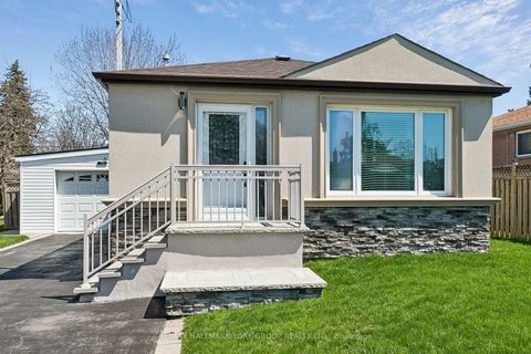 Photo 2 at 5 Larmere Court, Birchmount, Toronto