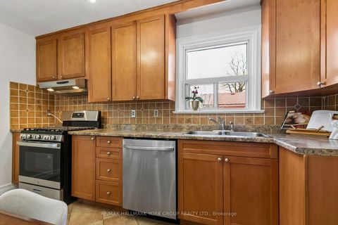 Photo 10 at 5 Larmere Court, Birchmount, Toronto