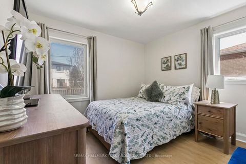 Photo 13 at 5 Larmere Court, Birchmount, Toronto