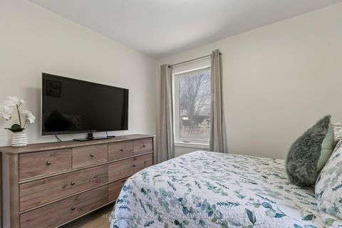 Photo 14 at 5 Larmere Court, Birchmount, Toronto