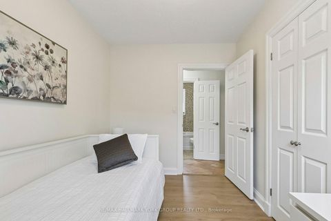 Photo 16 at 5 Larmere Court, Birchmount, Toronto