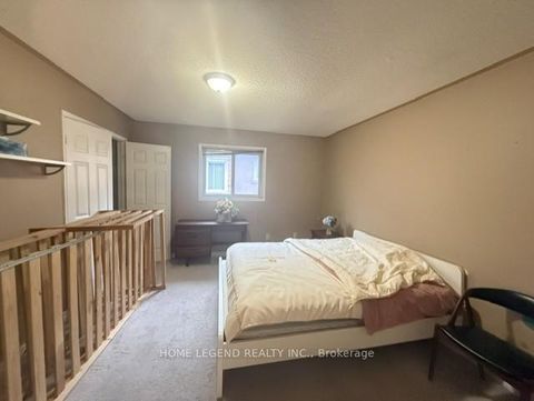 Photo 10 at 61 Redondo Drive, Beverley Glen, Vaughan