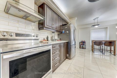 Photo 11 at 290 Braymore Boulevard, Rouge E11, Toronto