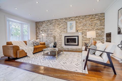 Photo 7 at 3 Park Lane Circle, South Richvale, Richmond Hill