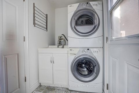 Photo 22 at 3 Park Lane Circle, South Richvale, Richmond Hill