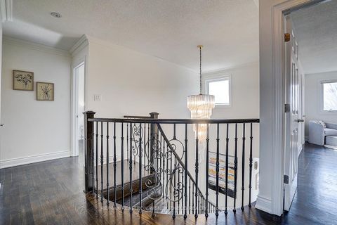 Photo 24 at 3 Park Lane Circle, South Richvale, Richmond Hill