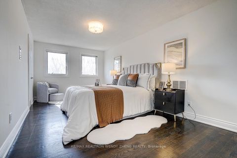 Photo 25 at 3 Park Lane Circle, South Richvale, Richmond Hill