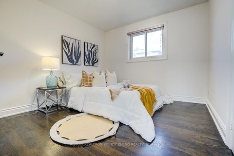 Photo 28 at 3 Park Lane Circle, South Richvale, Richmond Hill