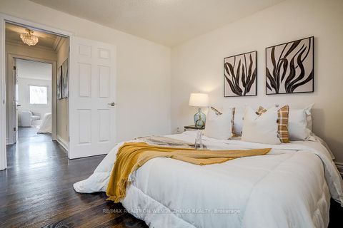 Photo 29 at 3 Park Lane Circle, South Richvale, Richmond Hill