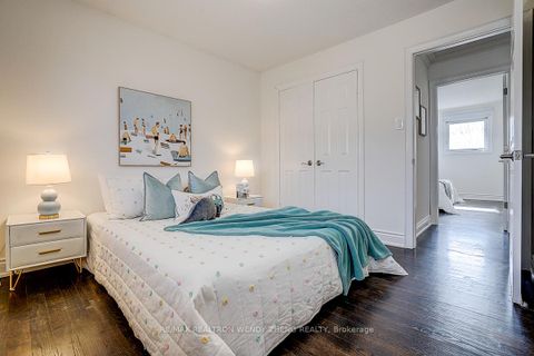 Photo 33 at 3 Park Lane Circle, South Richvale, Richmond Hill