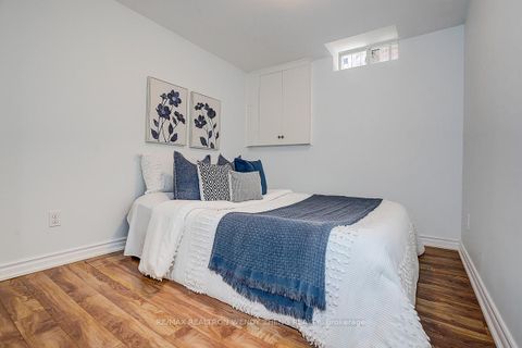 Photo 43 at 3 Park Lane Circle, South Richvale, Richmond Hill