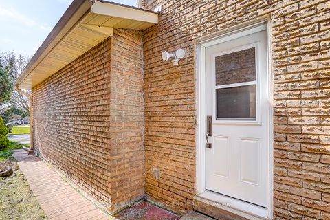 Photo 45 at 3 Park Lane Circle, South Richvale, Richmond Hill